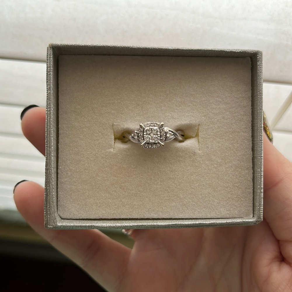 10K white gold engagement ring